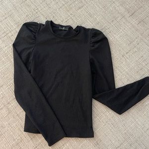 Black puff sleeve tshirt
